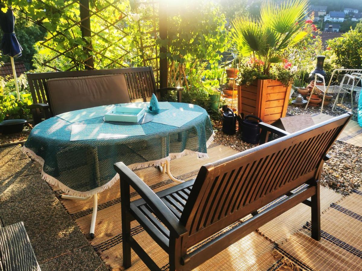Ferienhaus Mit Riesen Garten, Drei Terrassen, Toller Aussicht Am Waldrand, Auch Als Monteur-Wohnung Hemer Bagian luar foto