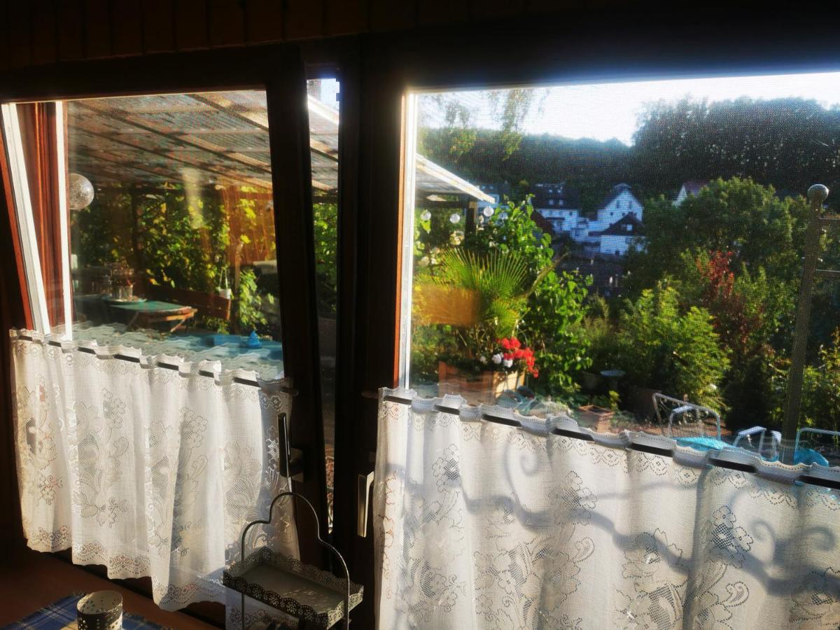 Ferienhaus Mit Riesen Garten, Drei Terrassen, Toller Aussicht Am Waldrand, Auch Als Monteur-Wohnung Hemer Bagian luar foto