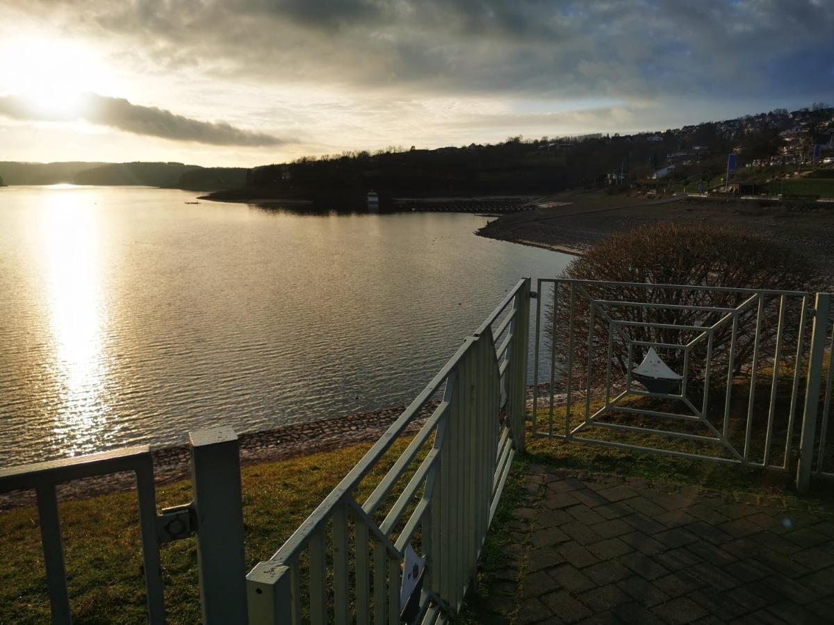 Ferienhaus Mit Riesen Garten, Drei Terrassen, Toller Aussicht Am Waldrand, Auch Als Monteur-Wohnung Hemer Bagian luar foto